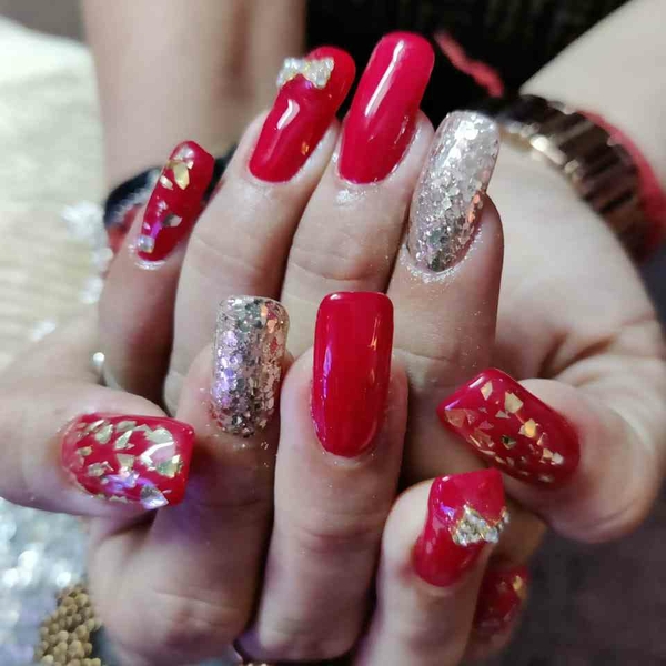 nail art , engagement makeup , bridalmak