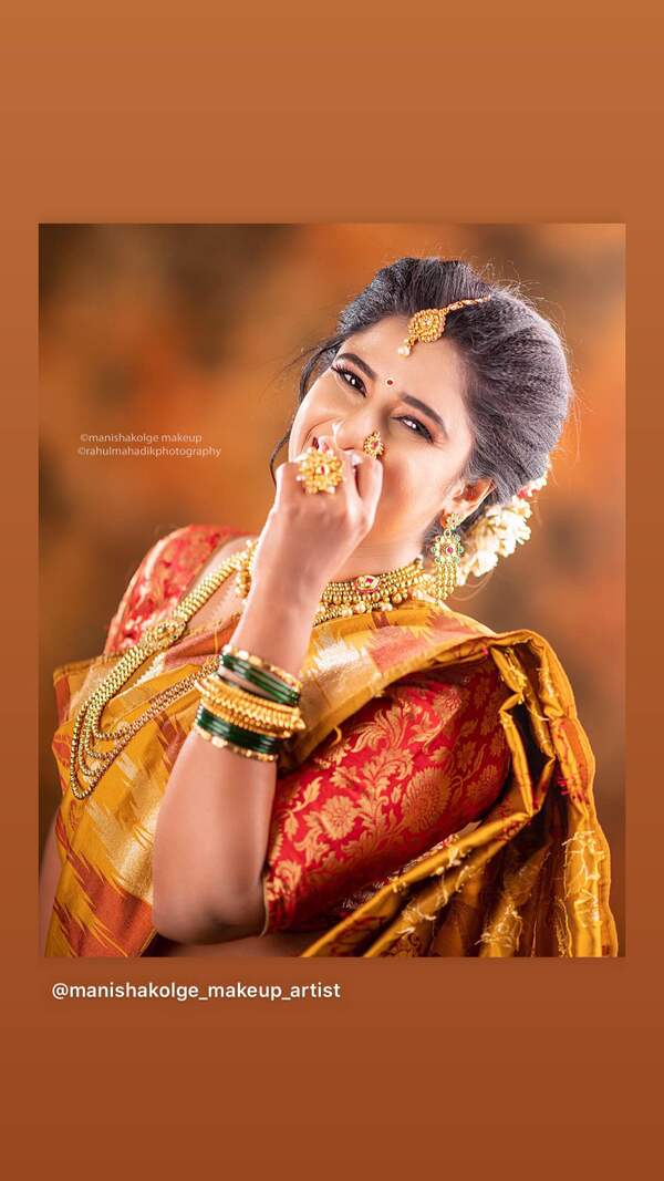 Professional makeup& hair academy-
Manis