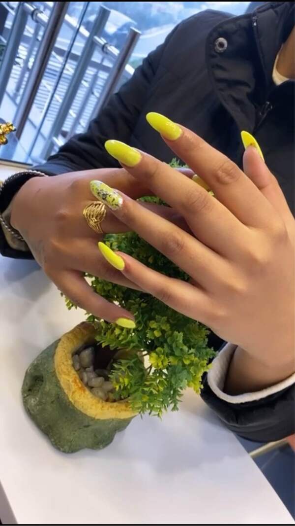 Now make your weekend more colourful.
Bo