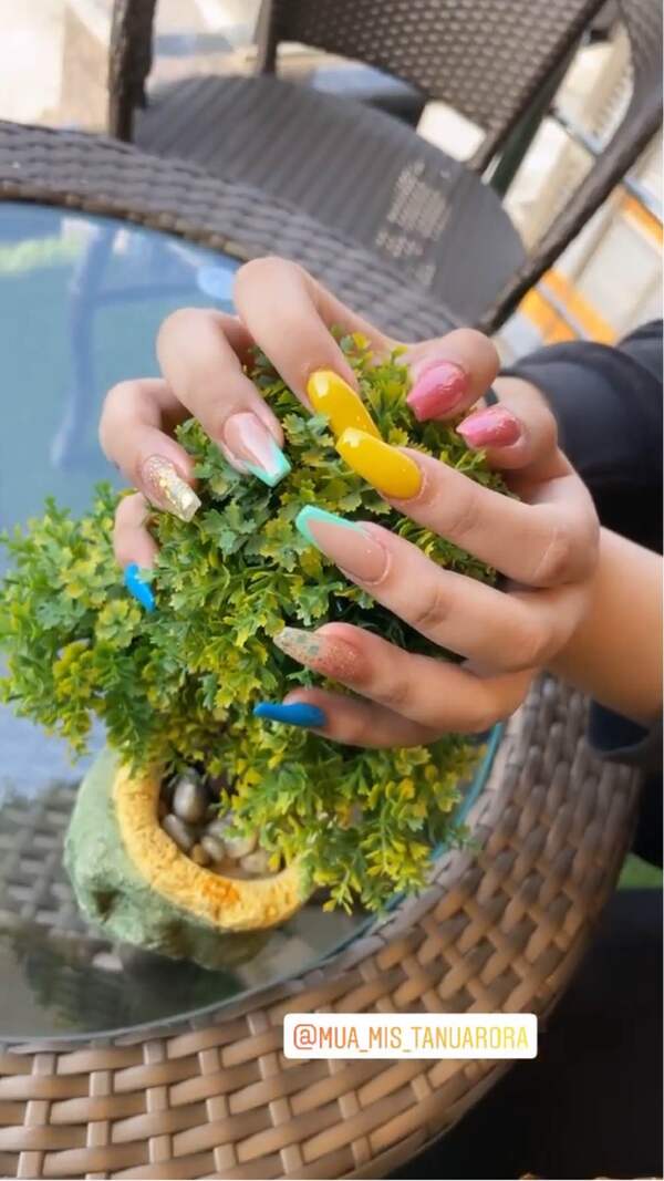 ⁠Nails before Males 😜

So call 01161381