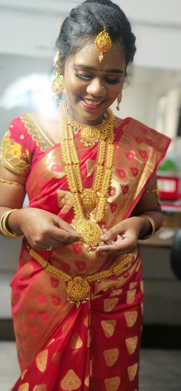 Attractive make up course