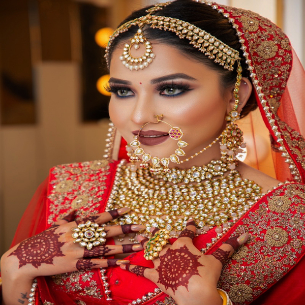 BEAUTY IS POWER THE RIGHT MAKEUP ENHANCE