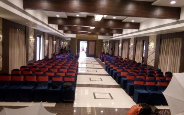 Decor the event as you desire