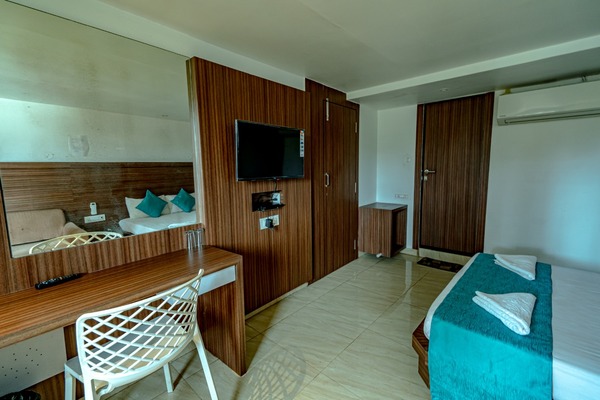 good size bath rooms