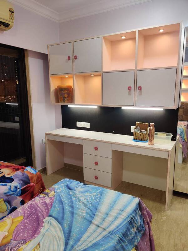 bedside table keeps