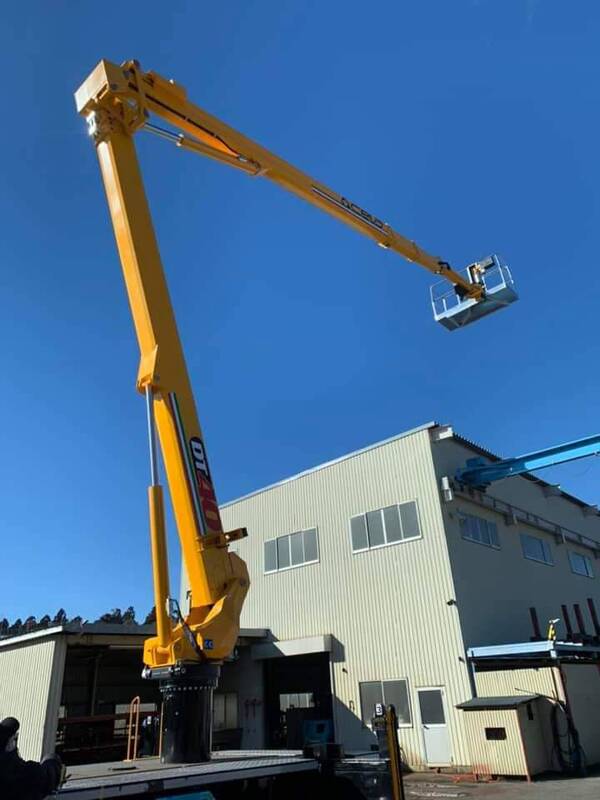 mh crane service truck