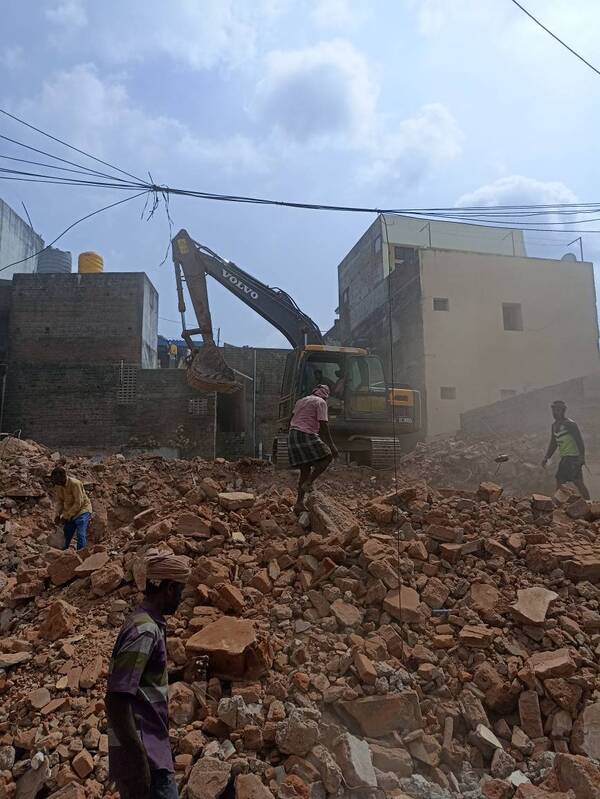 demolition contractor please