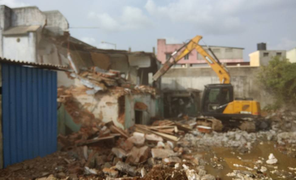 demolition contractor please