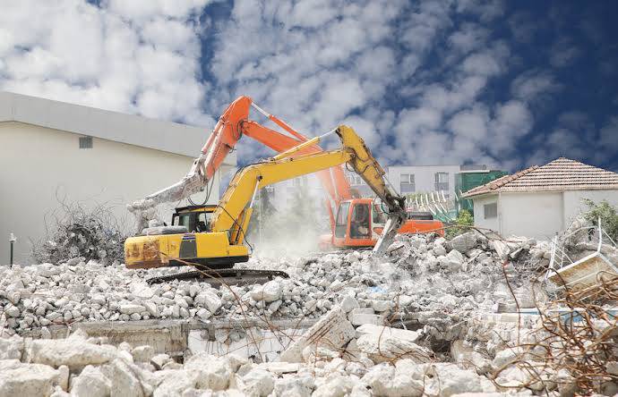 demolition contractor please