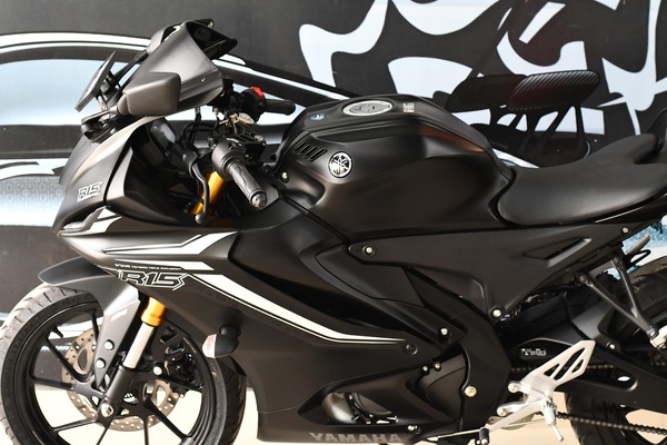 yamahar15