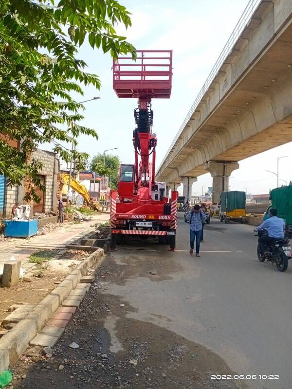 bucket crane service