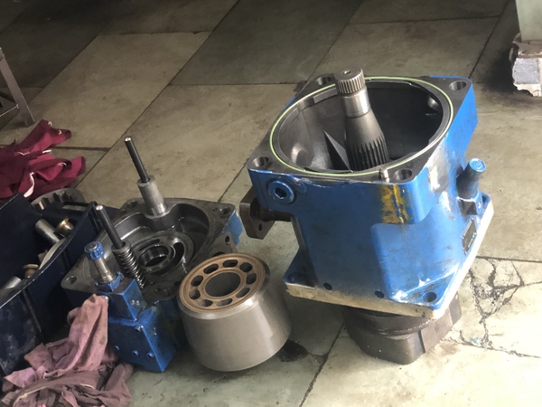 2 hydraulic container lifting 