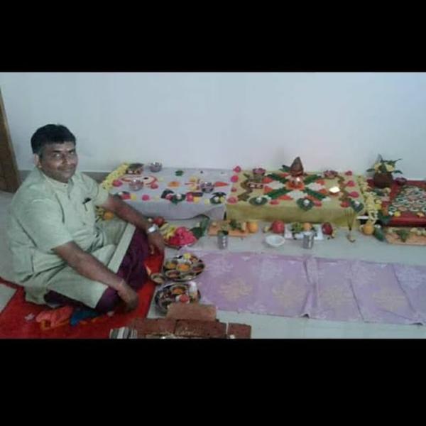 north indian pandit for sundar