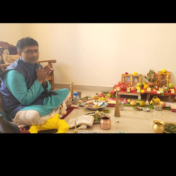 Pandit for grihapravesh pooja 
