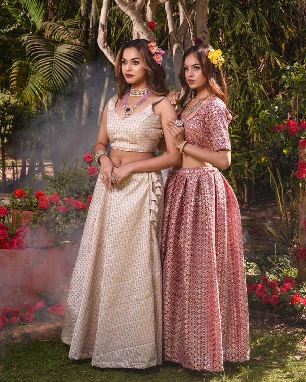 Those Flowers in Hair.

#PlumzStudio#Mak