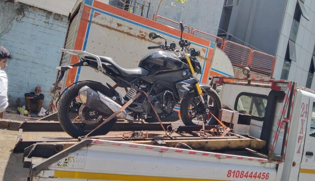 fast four wheeler towing dadar