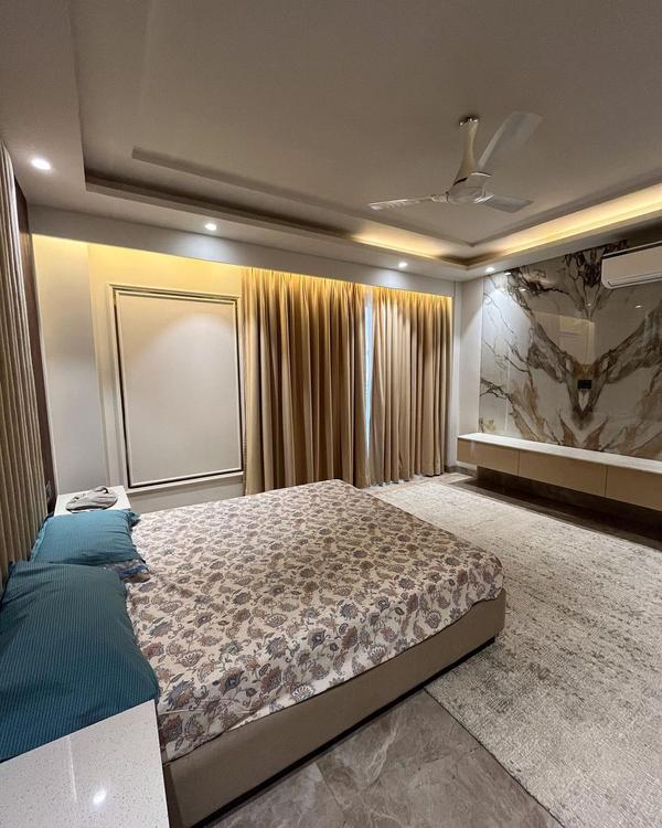 luxury builder floor