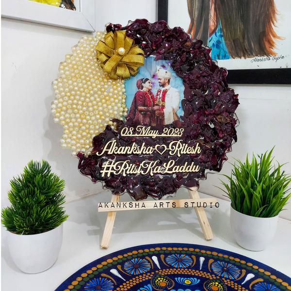 elegant circle frame