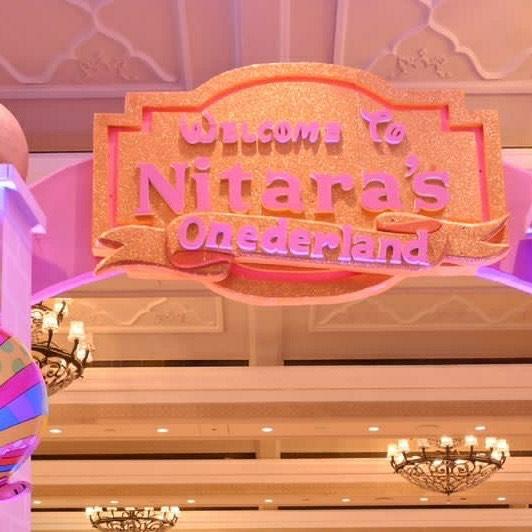 themed props and accessories