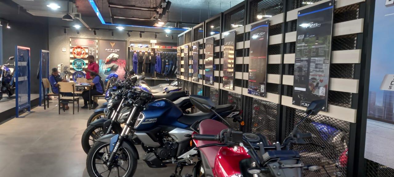 yamaha r15 colors available