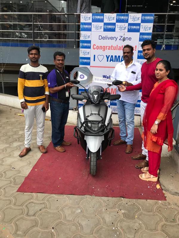 top brand yamaha showroom
