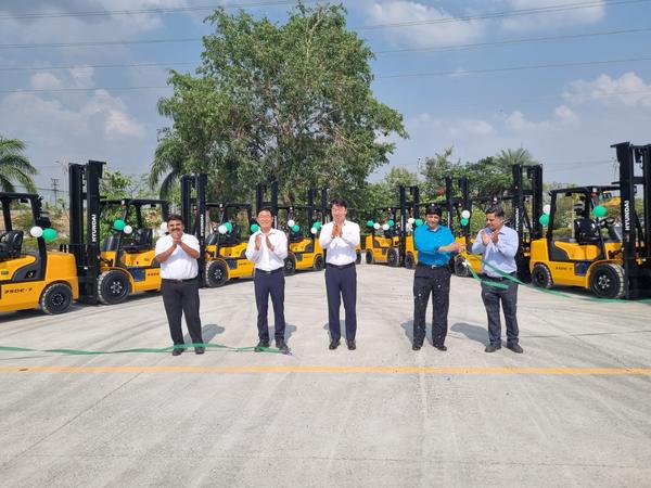 Hyundai Launches   NEW generation Forklifts . Invi
