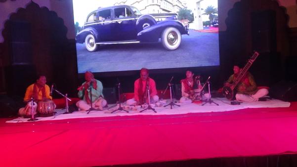 active music entertainer