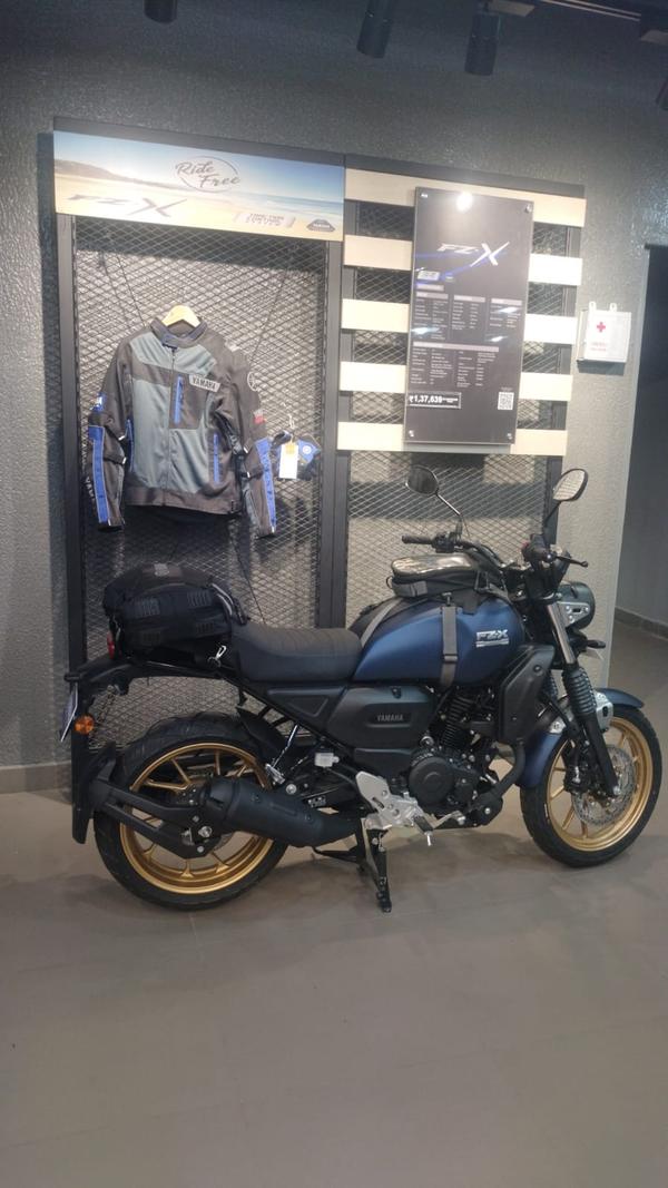 travel bag display
