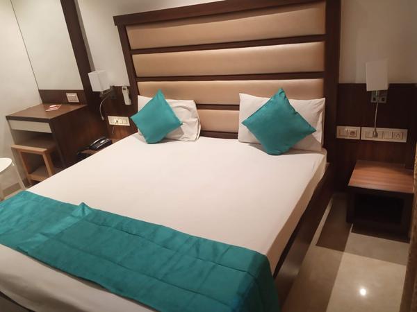 well maintained rooms with cle