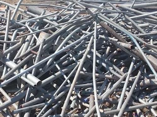 MS IRON TRADERS introduces us