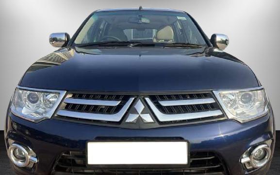 mitsubishi pajero sports 4x2