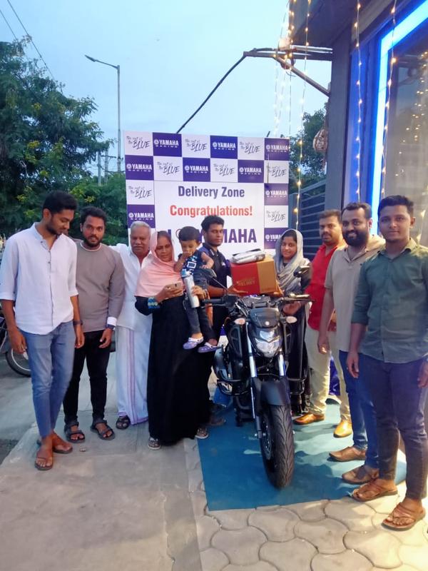 leading yamaha showroom