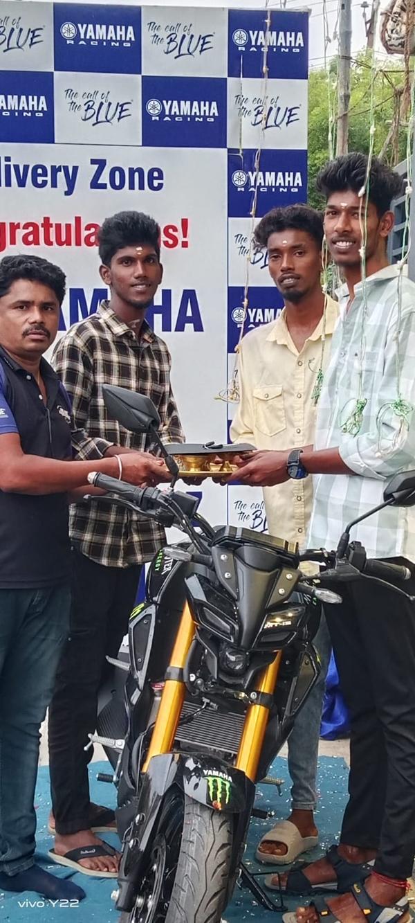 yamaha mt 15 showroom in trich