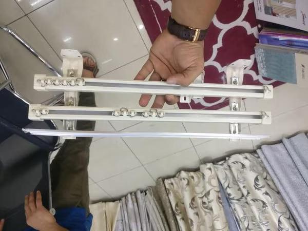 brackets show room
