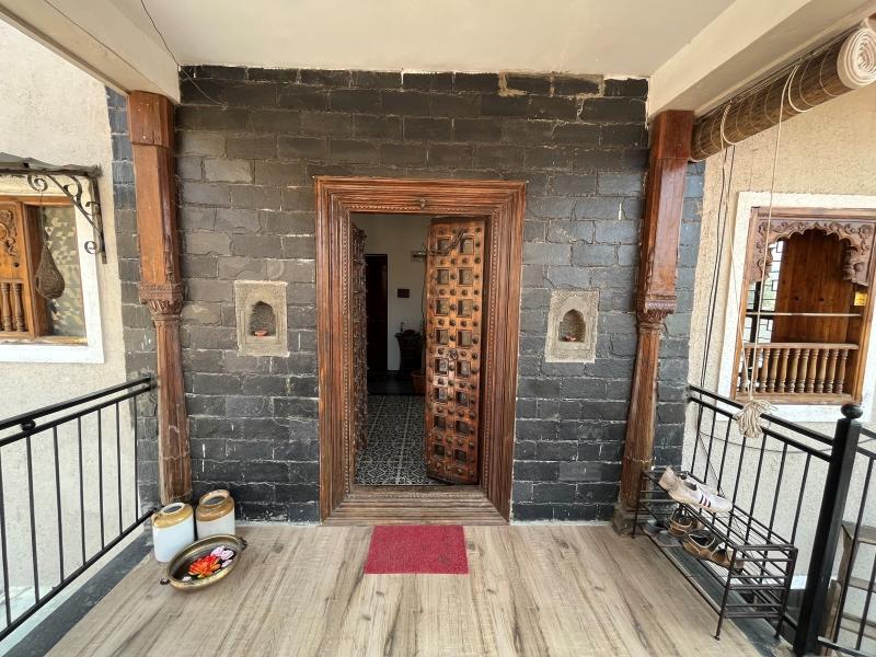 wada style doors