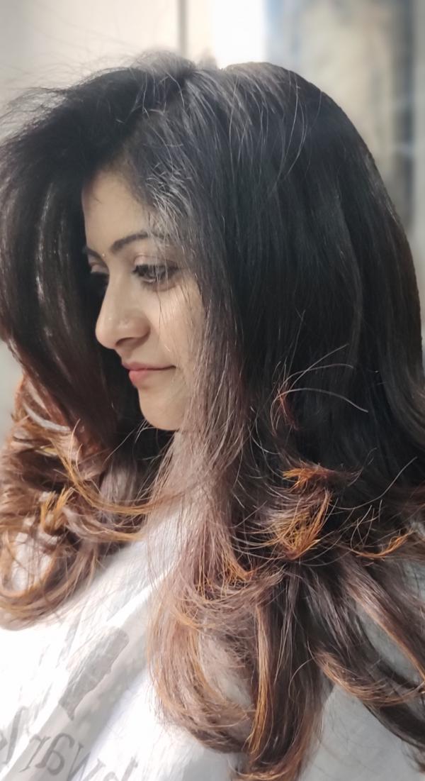 best ladies Salon in Hadapsar. professio