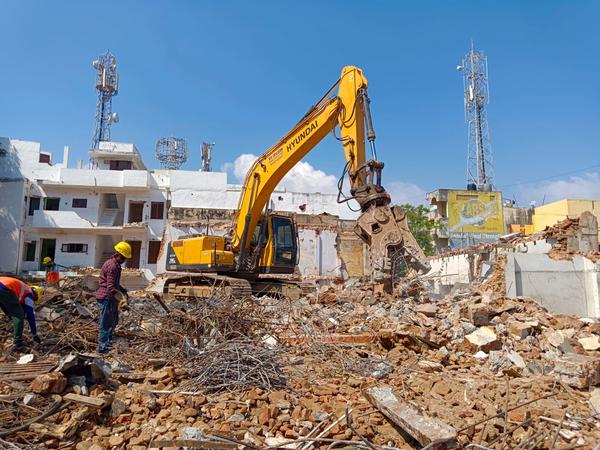 sm traders complexes demolitio