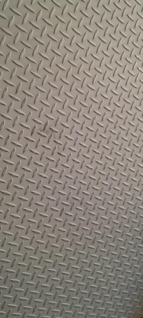 SS 304 CHEQUERED PLATES ARE ON For Sale.ss 304 1