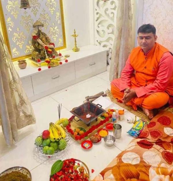 north india pandit in shanthi