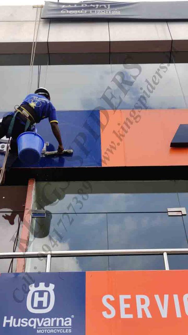 no1 glass cleaning system in c