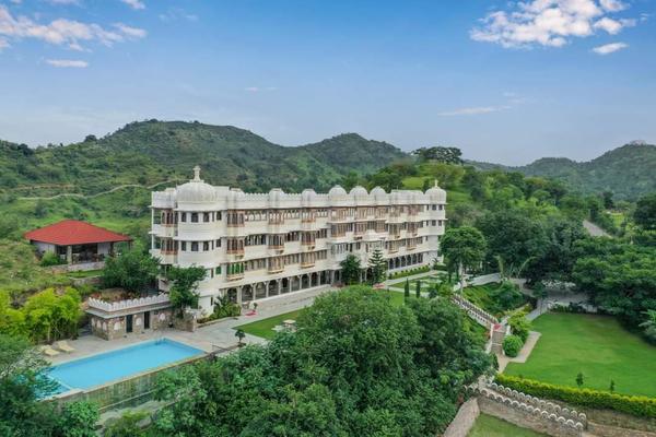 udaipur rajasthan group tour