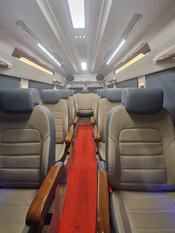 traveller luxury car