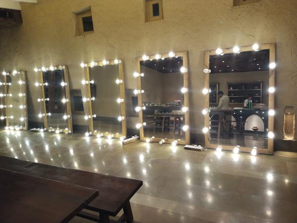 looking for Makeup Mirror in W