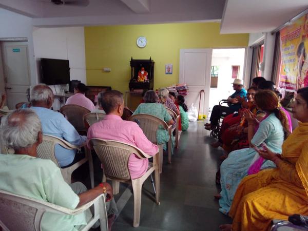 senior living companionship se