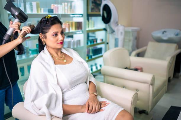 Best Ladies salon in Vileparle:- Why Lad