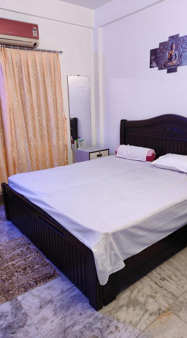 A detoxification massage for men at Baby