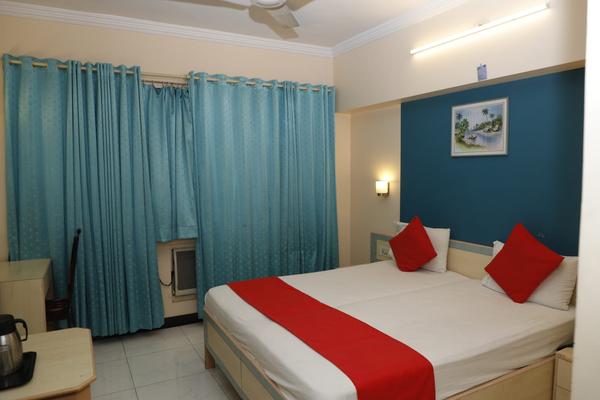 hotel near to sardar vallabhbh