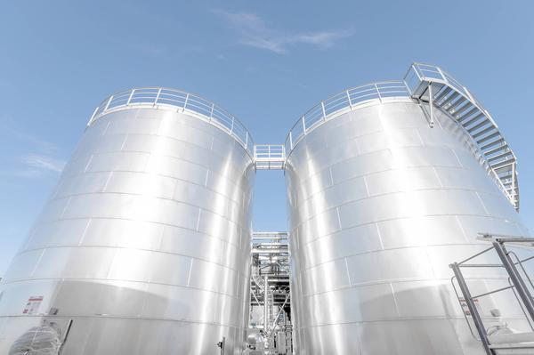leak proof storage tanks
