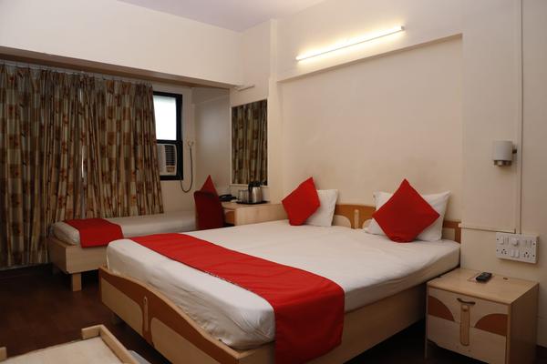 hotel near to sardar vallabhbh