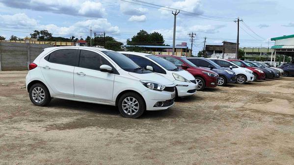 second hand xuv type car